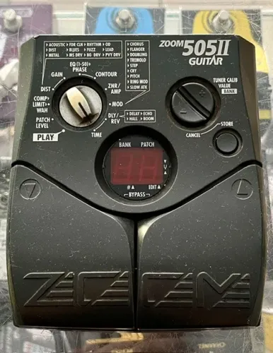 Pedaleira Zoom 505 Guitarra (Clássica Anos 90) - Usada