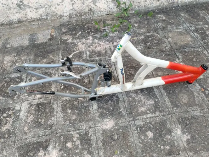 Quadro Caloi alumínio SK suspensão traseira aro 26 
