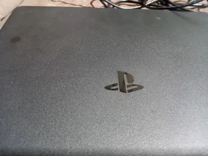 Vendo Playstation 4 slim, 500gb + 2 consoles, inclui cabos HDMI,, 7 jogos mídia física.