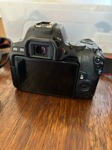 Câmera canon Sl3