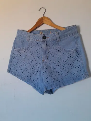 Short jeans com brilho