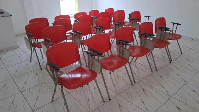Cadeiras universitárias (escolares)