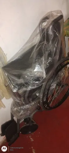 Cadeira de rodas usada 2 vezes