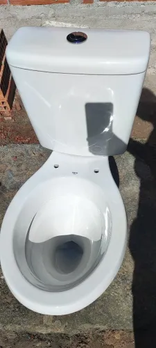 Vendo kit para banheiro e um tanque