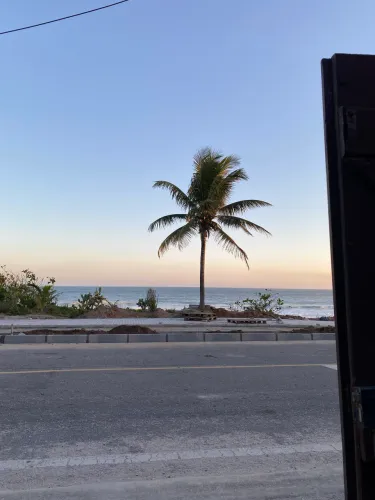 Alugo apartamento na beira da praia