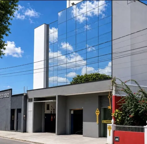 Alugo salas comerciais Candelária