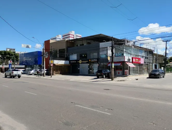 Alugo lojas e salas na Avenida em Casa caiada