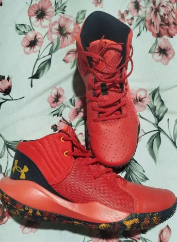 Tênis Under Armour Jet 21