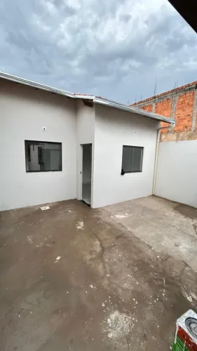Vende se Casa bairro Cristais 2 quartos documentação grátis.