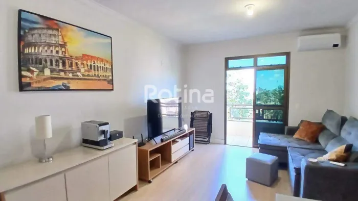 Apartamento 3 quartos (1 suíte) com 2 vagas | Santa Mônica, Uberlândia R$ 420 mil