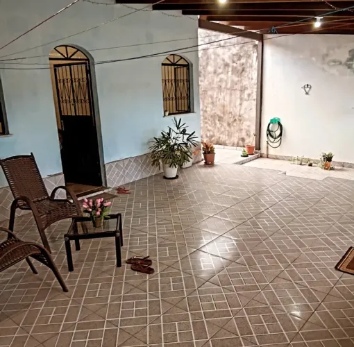 CASA A VENDA NAS ÁGUAS LINDAS P