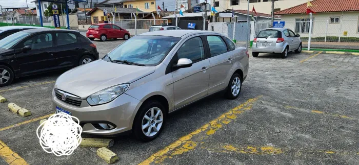 Fiat Grand Siena Attrac. 1.4 EVO F.flex 8V 2014