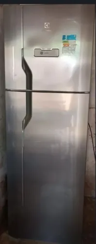 Geladeira duplex Electrolux usada com defeito 