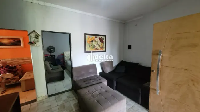Casa residencial com 2 quartos sendo 1 suíte disponível para venda no bairro Daniel Fonsec