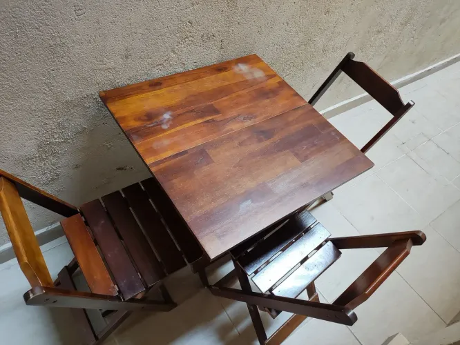 Mesa com 4 cadeiras