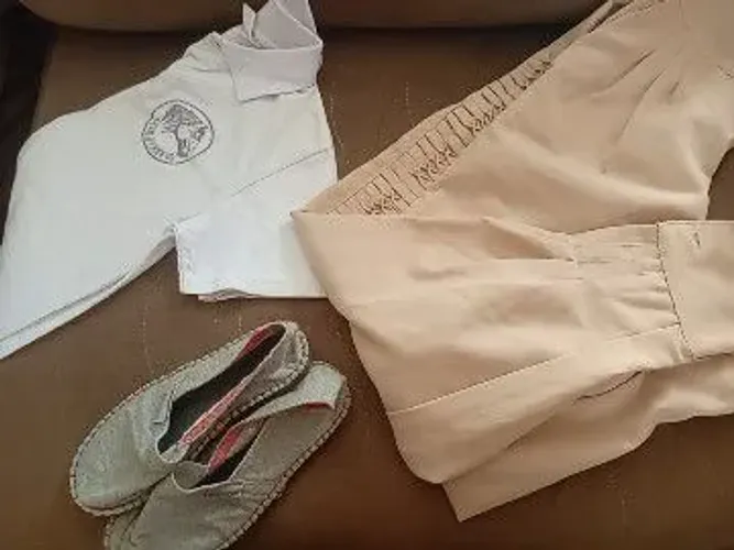 Bombacha , camisa e alpargata