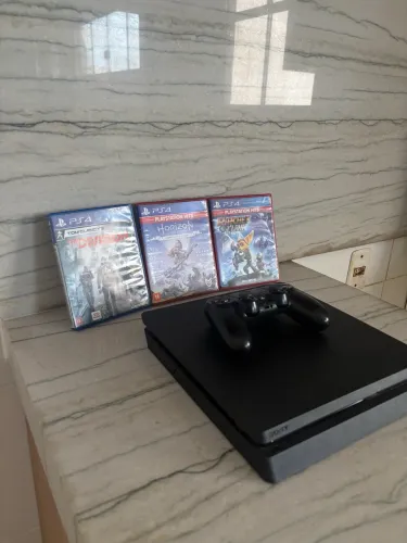 PlayStation 4 500GB + 1 Controle + 3 Jogos
