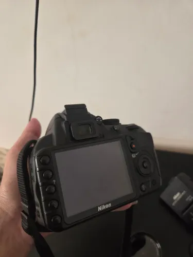 Vendo d3100 nikon