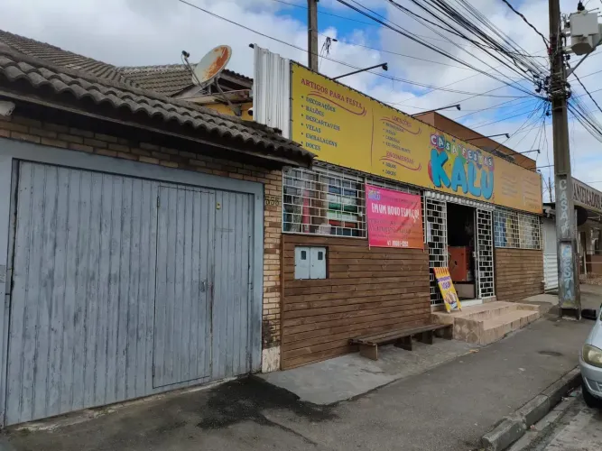 Imóvel versátil, situado em rua com ótimo fluxo de veículos e forte vocação comercial.
