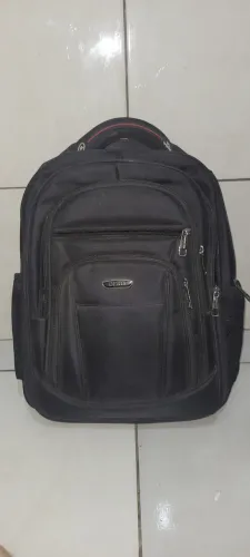 MOCHILA UNISSEX IMPERMEÁVEL E RESISTENTE 