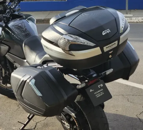Baú e Bauletos Givi - v56nnt e v37nnt