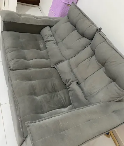 Sofá reclinável retrátil