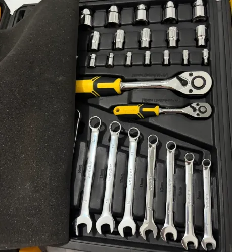 KIT FERRAMENTA VONDER 110 PEÇAS - NOVO E COMPLETO