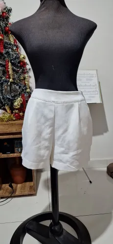 Short branco