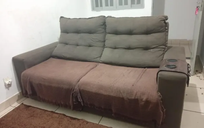 Vendo sofá retrátil 2 lugares 