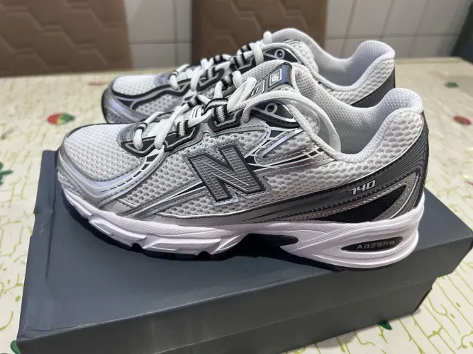 Tenis New Balance 740 