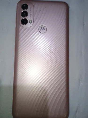 Vende se celular por 400 