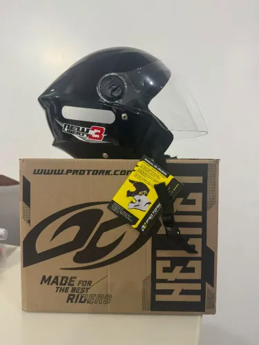 Capacete aberto com viseira 