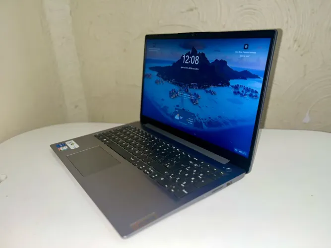 Notebook Lenovo IdeaPad 3 i7 11ªG | 24GB RAM | 750GB SSD+HD | Caixa