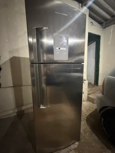Geladeira Brastemp semi nova 