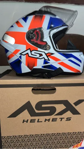 Capacete pouco tempo de uso pra vender da marcaASX