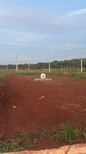 Terreno no asfalto pronto para construir
