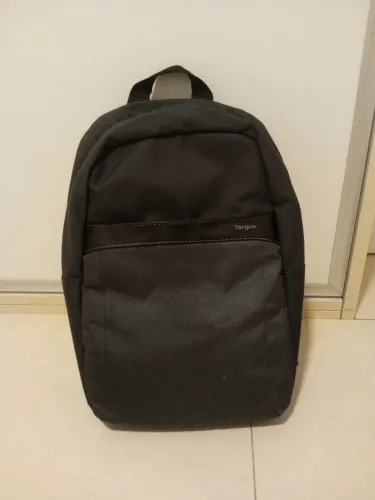 Mochila básica de tamanho adulto [USADO]