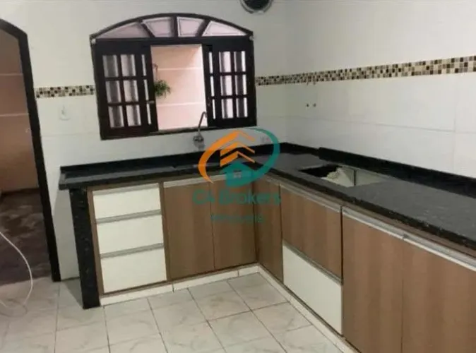 Sobrado em Rua em Jardim Iporanga - Guarulhos