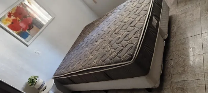 Cama box e colchão Queen