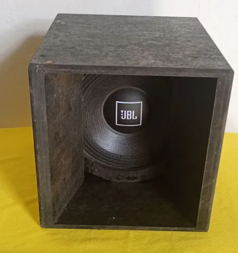 Caixa + Médio 8" MG600 JBL