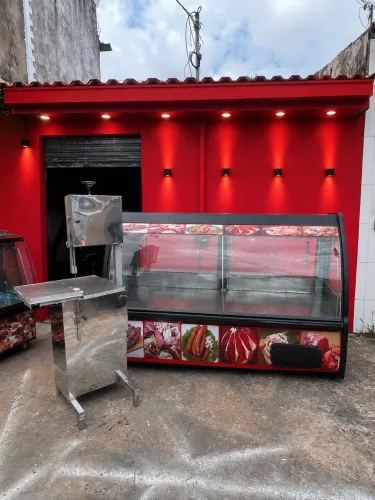 Expositor de carne e serra fita 