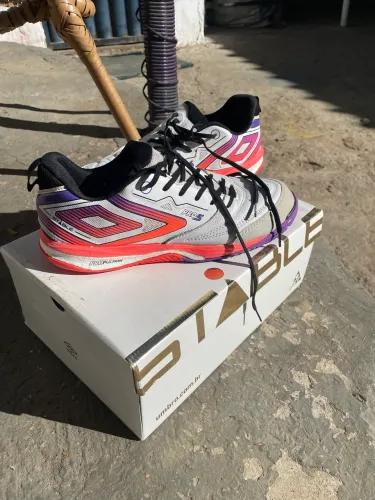 Chuteira futsal pro 5 Stale