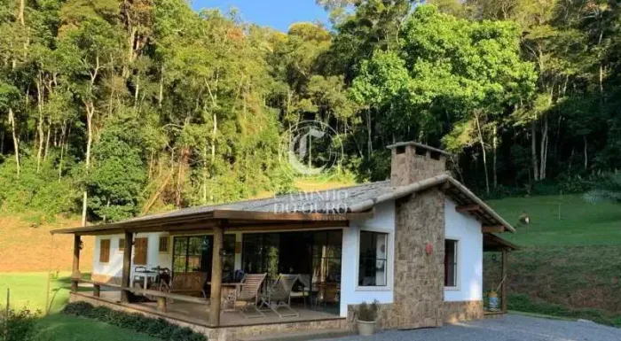 Casa em Condomínio : Linear / Residencial / Posto de Saúde