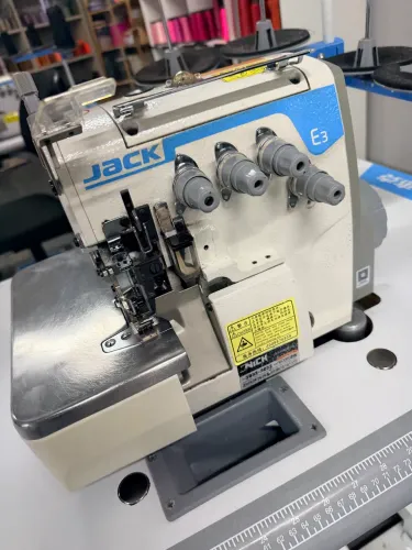 Overloque Industrial Jack E3 4 Fios