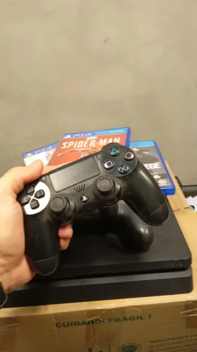 Ps4 1 tera + 2 controles + 4 jogos