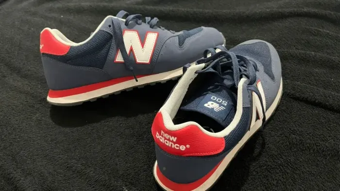 Tênis New Balance 500 V2 Masculino - Marinho+Vermelho TAM. 41 (POUCO USADO)
