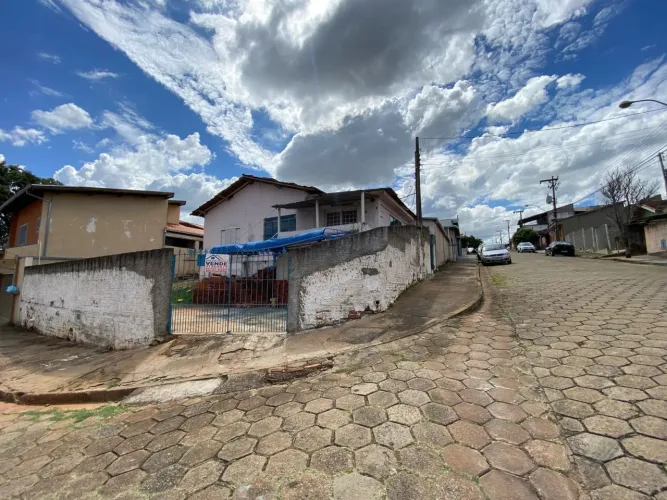Terreno 325m² com 2 Casas | Ótima Localização | Avaré-SP