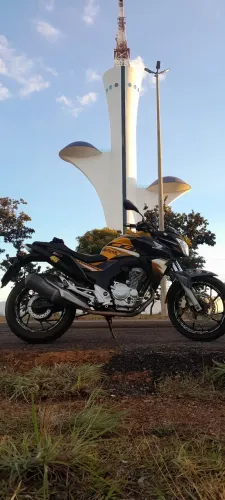 Cb 250 twister abs único dono troco em carro