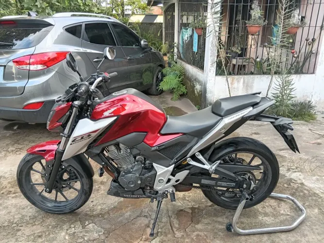CB 300F