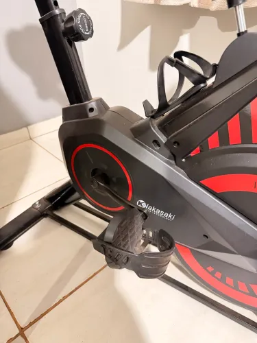 Vende-se bicicleta ergométrica